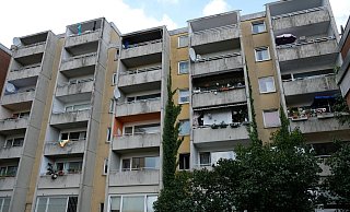 Ein großer Handwerksbetrieb aus Rheda-Wiedenbrück bezeichnet Fassaden und Balkone als hochgradig sanierungsbedürftig.  - Susanne Lahr