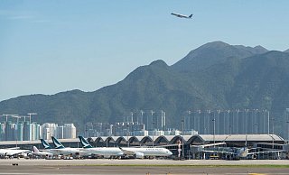 Der Flughafen in Hongkong ist ein wichtiges internationales Drehkreuz. (Archivbild) - Chan Long Hei/AP/dpa