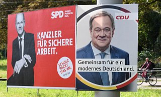 Gut eine Woche vor den Kommunalwahlen in Niedersachsen wollen die Kanzlerkandidaten von Union und SPD in dem Bundesland nochmals um Unterstützung für sich und ihre Parteien werben.  - AFP