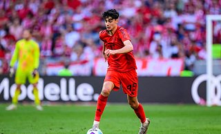 Bayerns Aleksandar Pavlovic steht im vorläufigen EM-Kader der DFB-Elf. - Tom Weller/dpa