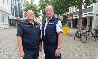 Aus der Bünder Innenstadt sind Eduard Lutz (l.) und Rolf Milinski seit 20 Jahren nicht mehr wegzudenken. - Sven Hauhart