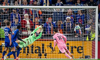 Weltmeister Lionel Messi trifft zur Führung für Inter Miami. - Tanner Pearson/AP/dpa