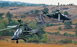 Zwei Kampfhubschrauber der Bundeswehr vom Typ Tiger. - picture alliance/dpa