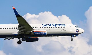 Die Überbuchung einer Maschine der Sunexpress ist der Anfang vom Ende einer Urlaubsreise für zwei junge Männer aus Löhne. - picture alliance / NurPhoto