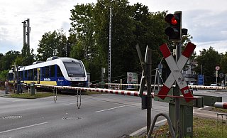 Der Bahnübergang an der Kreuzung von Detmolder Straße, Weserstraße und der Südbahn. - Sara Mattana