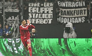 Kein großer Jubel: Der ehemalige Frankfurter Ekitiké nach dem 1:1 - Arne Dedert/dpa
