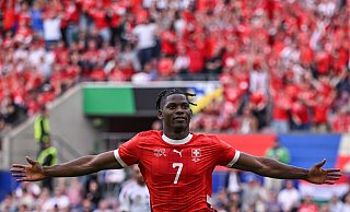 Der Schweizer Breel Embolo jubelt nach seinem Tor gegen Ungarn. - Marius Becker/dpa