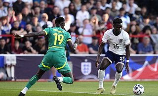 Englands Bukayo Saka (rechts) tat sich mit seinem Team gegen Senegal schwer - Nick Potts/PA Wire/dpa