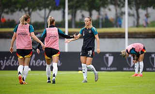 Welche Knöpfe muss Trainer Horst Hrubesch jetzt bei den DFB-Frauen drücken? - Brynjar Gunnarsson/dpa