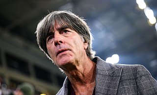 Hat seine eigene Meinung zu den «deutschen Tugenden» im Fußball: Joachim Löw (Archivbild) - Tom Weller/dpa