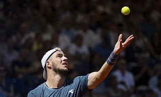 Jan-Lennard Struff ist beim Turnier in Cincinnati an Stefanos Tsitsipas gescheitert. - Peter Klaunzer/KEYSTONE/dpa