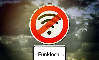 Löchrig ist das Mobilfunknetz auch im Kreis Gütersloh. Kein Empfang, heißt es hier an etlichen Stellen vor allem im ländlichen Raum. - picture alliance / Symbolbild