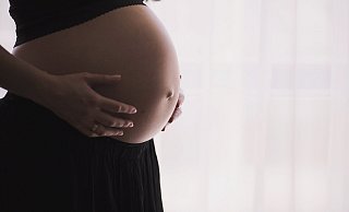 Die Hebammen verpflichten sich, nach dem abgeschlossenen Studium für mindestens fünf Jahre in den Kliniken im Kreis Herford tätig zu sein. - Pixabay (Symbolbild)