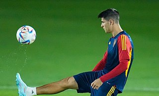 Das spanische Team um Álvaro Morata verurteilt das Verhalten ihres Verbandspräsidenten Luis Rubiales. - Julio Cortez/AP/dpa