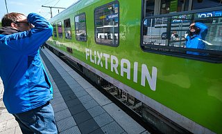Am 23. Mai hielt der Flixtrain auf seiner Strecke von Berlin nach Köln erstmals in Bielefeld. - Andreas Zobe
