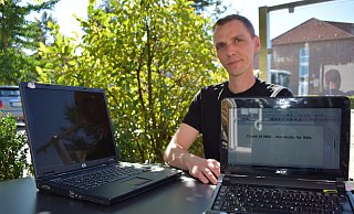 Zwei bis Drei Stunden braucht Lars Migula, bis die gebrauchten Laptops für Kinder im Home-Schooling geeignet sind. - Mareike Köstermeyer