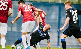 Einsatzfreudig wie immer, Sven Michel im Testspiel gegen den SC Verl. - Besim Mazhiqi