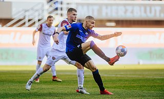 SCP-Angreifer Felix Platte, der hier im Heimspiel gegen Dresden am Ball ist, muss am Sonntag auf das Wiedersehen mit seinem Ex-Klub Darmstadt verzichten. - Besim Mazhiqi