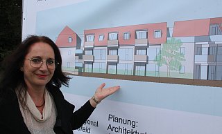 Einrichtungsleiterin Claudia Müller wird das Haus Luisenstraße mit 12 Vollzeitmitarbeitern führen und freut sich schon auf die Fertigstellung. - Burkhard Battran