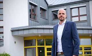 Matthias Buske ist erst seit Ende Februar als Schulleiter für die Bertolt-Brecht-Gesamtschule verantwortlich. Die Herausforderungen treffen ihn aber schon jetzt. Mit Blick auf die aktuellen Entwicklungen zeigt er sich kämpferisch. - Felix Eisele