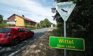 Das Haus Mindener Straße 238 steht dicht an der B61. Um in diesem Bereich einen Fuß- und Radweg an der Fahrbahn verlegen zu können, muss die gesamte Straße um mehrere Meter gen Osten verschoben werden. - Peter Steinert