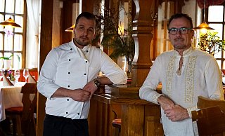 Seit Dezember 2019 betreiben Lucia Dascalu (links) und Claudiu Glogau das Casa Miorita in Gütersloh am Westernfeld 1. - Christian Geisler