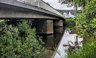 Aller guten Dinge scheinen drei: Im dritten Anlauf hat der Landesbetrieb Straßen-NRW Pläne zum Neubau der Nethebrücke in Bruchhausen vorgelegt, die der Ortsgemeinschaft zusagen.?Fotos: Burkhard Battran - Burkhard Battran