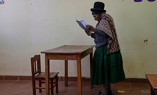 Fast acht Millionen Menschen waren zur Wahl eines neuen Präsidenten und des Parlaments aufgerufen. - Juan Karita/AP/dpa