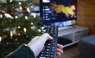 Weihnachtsfilme gucken und dazu entspannen – drei Tipps für den Zeitvertreib über die Feiertage. - Nicole Niemann