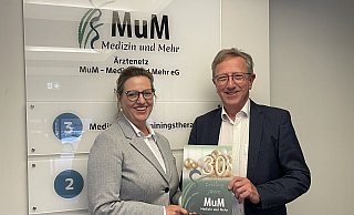 Nicole Balke-Karrenbauer ist seit 1. Juli die neue Geschäftsführerin des Bünder Ärztenetzes MuM und hat einige Pläne. Chirurg Hans-Jürgen Beckmann ist in einer Praxis unter anderem in Bünde tätig und ist fast von Beginn an MuM-Mitglied. - Natalie Gottwald
