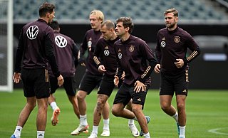Thomas Müller (M) beim DFB-Abschlusstraining vor dem Spiel gegen Mexiko. - Federico Gambarini/dpa
