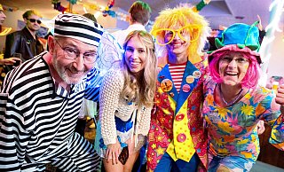 Karneval in Schildesche mit Martin, Steffi, Andreas und Mary. - Barbara Franke