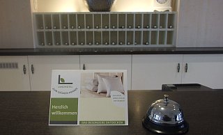 Dieses Foto ist im Eingangsbereich des Landhotels des Krugs zum grünen Kranze in Schmalge aufgenommen worden. Alle Schlüssel sind noch da. - Karsten Schulz