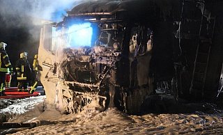 Der Fahrer konnte sich rechtzeitig retten. - Polizei Minden-Lübbecke