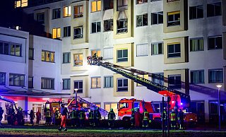 Bei einem Brand in einem Krankenhaus in der niedersächsischen Stadt Uelzen sind vier Menschen ums Leben gekommen. - Philipp Schulze/dpa