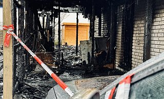 Das Feuer hat drei Häuser in Oldentrup zerstört. - Stefan Becker