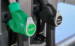 Die Aral-Tankstelle an der Ringstraße ist in der Nacht zu Montag überfallen worden. - (Symbolbild): Pixabay