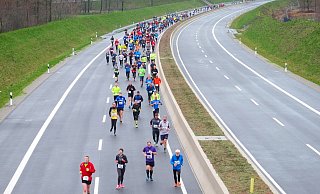 Beim vergangenen Mal nahmen mehr als 700 Läufer Vollgas auf der A33. - Melanie Wigger