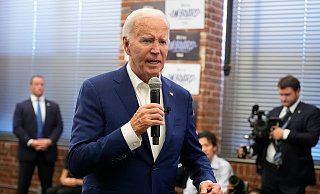 Biden steht seit seinem desatrösen TV-Duell gegen Trump unter großem politischen Druck. - Manuel Balce Ceneta/AP/dpa