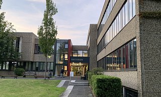 Wer wird bald ins Hiddenhauser Rathaus einziehen? Am 27. September entscheidet sich das in einer Stichwahl zwischen Ulrich Hempelmann (CDU) und Andreas Hüffmann (SPD). - Natalie Gottwald