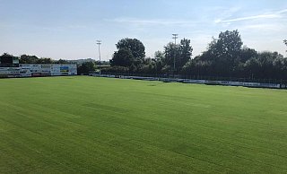 Die neue Spielwiese im Häcker Wiehenstadion sieht verlockend aus und wird am Mittwoch im Heimspiel gegen RW Oberhausen dem ersten Härtetest unterzogen. - SV Rödinghausen