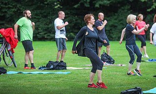 Umsonst und draußen: Bei der Aktion „Sport im Park“ des SSB kamen im Sommer 2020 Tausende in Schwung. Foto: Sarah Jonek - Sarah Jonek
