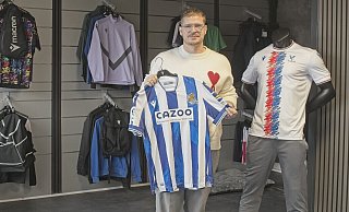 Der ehemalige Fußball-Profi Nils Mühlenweg ist Geschäftsinhaber von Startelfdebütant. Außerdem vertreibt er über seinen Löhner Showroom die Sportkleidung von Macron. - Wencke Meckenstock