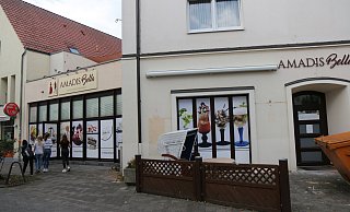 Aus „Bella" wird Eiscafé und Bistro „La Luna". Das Hotel Amadis bleibt während der Umbauphase geöffnet. Die Eröffnung ist für Anfang Oktober geplant. - Robert Becker