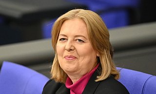 Bas hält sich bei Postenvergabe bedeckt. (Archivbild) - Anna Ross/dpa