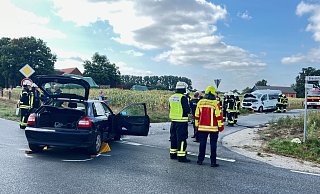 Beide Fahrzeuge erlitten bei der Kollision Totalschaden und mussten abgeschleppt werden. - Thorsten Heß
