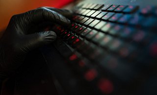 Meta warnt vor einer großen Zahl oft kurzlebiger russischer Fake-Accounts, deren Ziel es sei, die Unterstützung der Ukraine im Westen zu schwächen. - Nicolas Armer/dpa