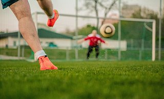 Auftaktspiel in der Fußball-Kreisliga B zwischen dem FC Altenhagen und dem TuS Dornberg II hatte sich ein Spieler schwer verletzt. - Symbolbild: Pixabay
