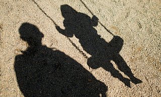Gefährliche Situation: Nähern sich Fremde einem Kind, braucht es klare Instruktionen von den Eltern, wie es sich zu verhalten hat. - dpa