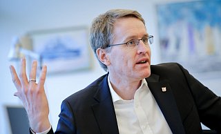 Schleswig-Holsteins Regierungschef Daniel Günther will irreguläre Zuwanderung begrenzen. (Archivbild) - Christian Charisius/dpa